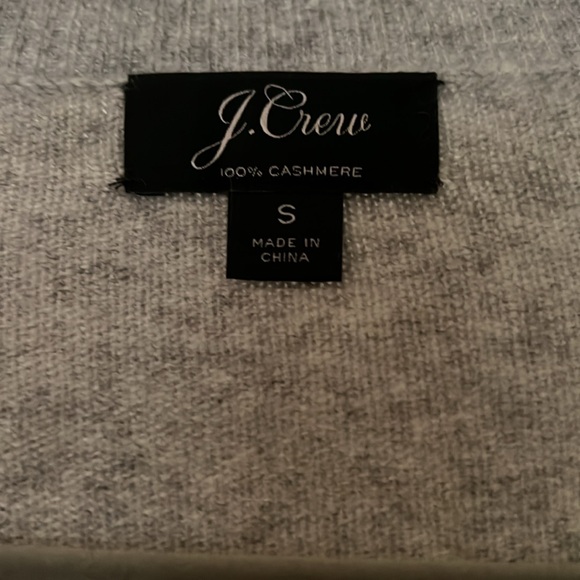 JCrew V-neck cashmere sweater - Picture 2 of 5